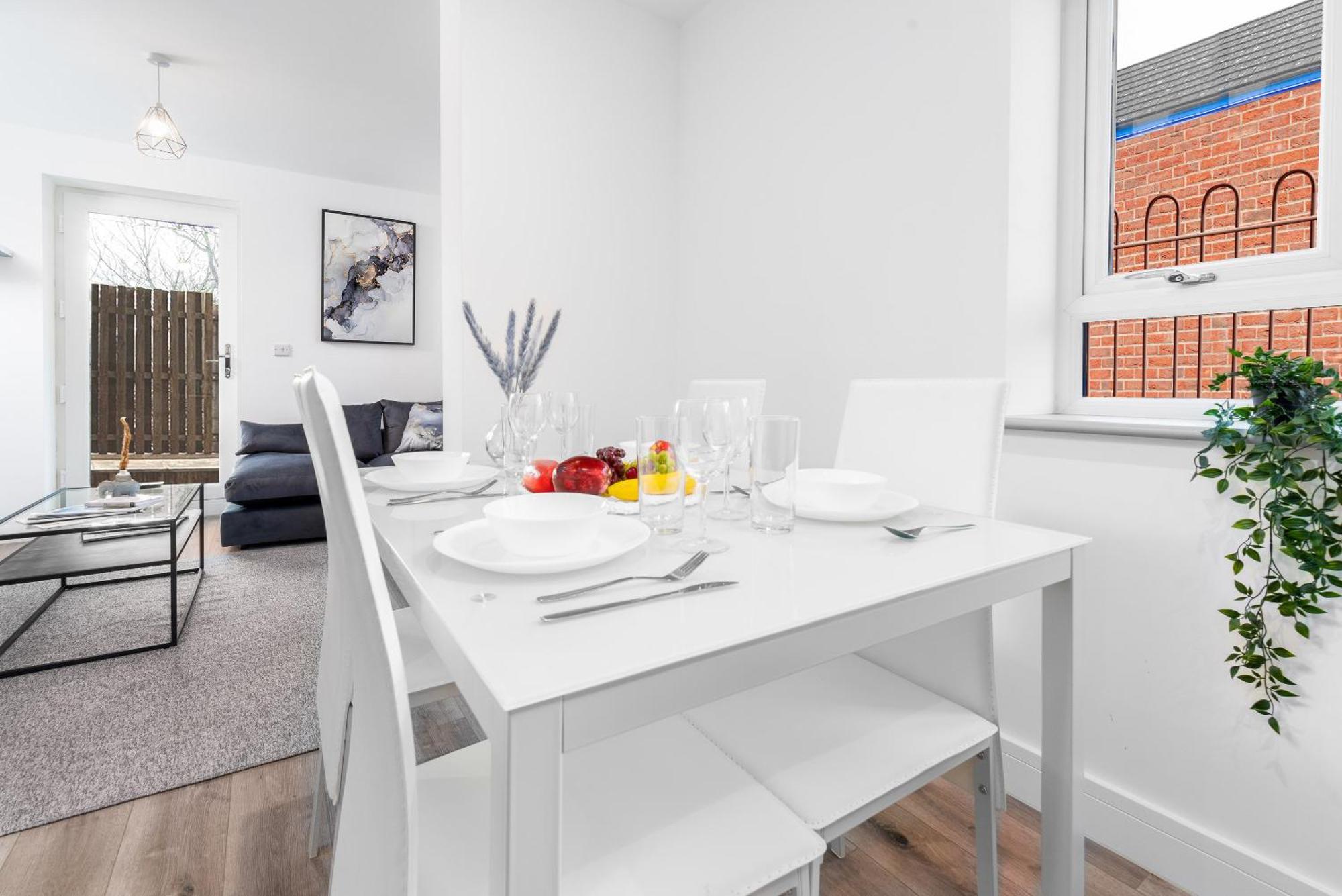 Luxury Apartment - 2 Bedrooms - Balcony - Parking - Netflix - Wifi - 7Mc 伯明翰 外观 照片
